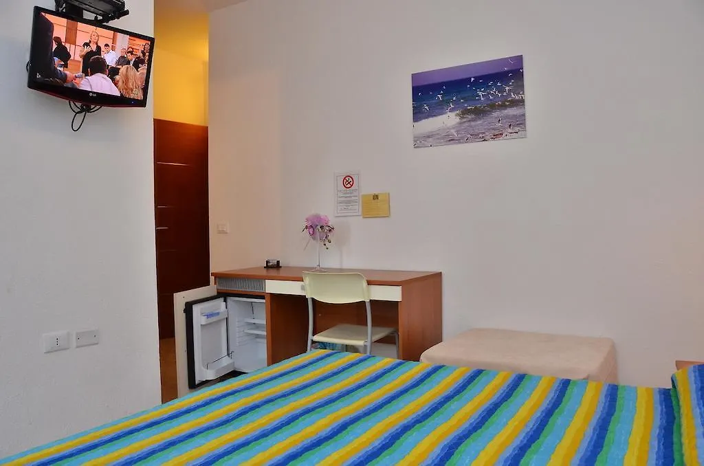 Domo - Guest-House Il Nespolo Fiorito Bed & Breakfast Orosei İtalya