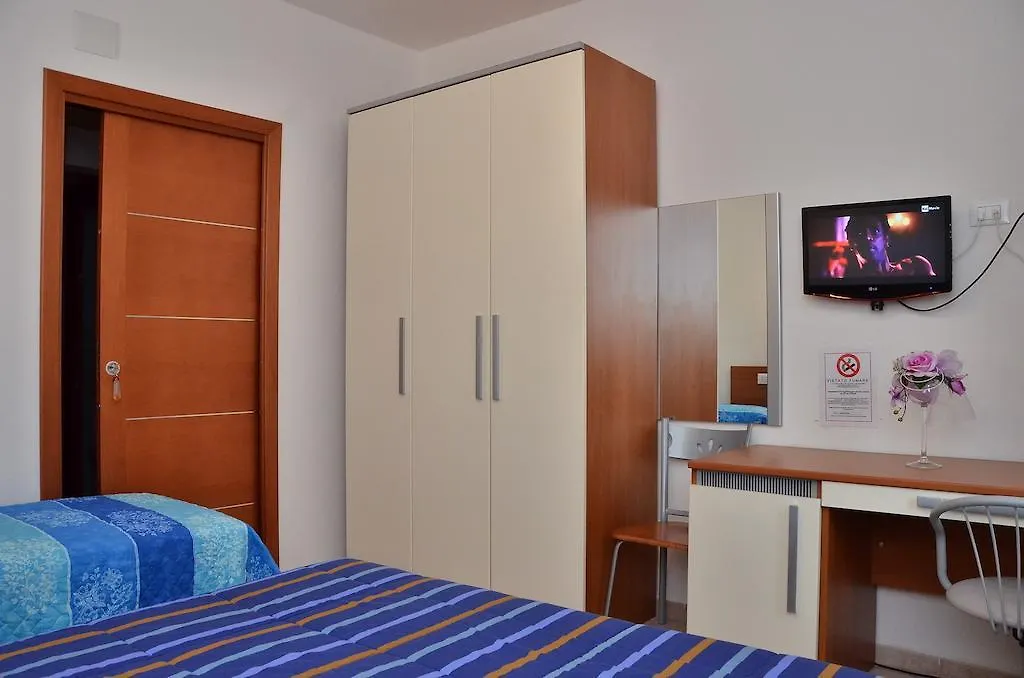 Domo - Guest-House Il Nespolo Fiorito Bed & Breakfast Orosei
