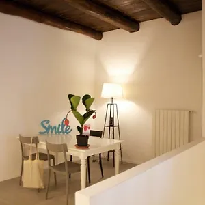 https://decumano-23.hotels-amalfi.com