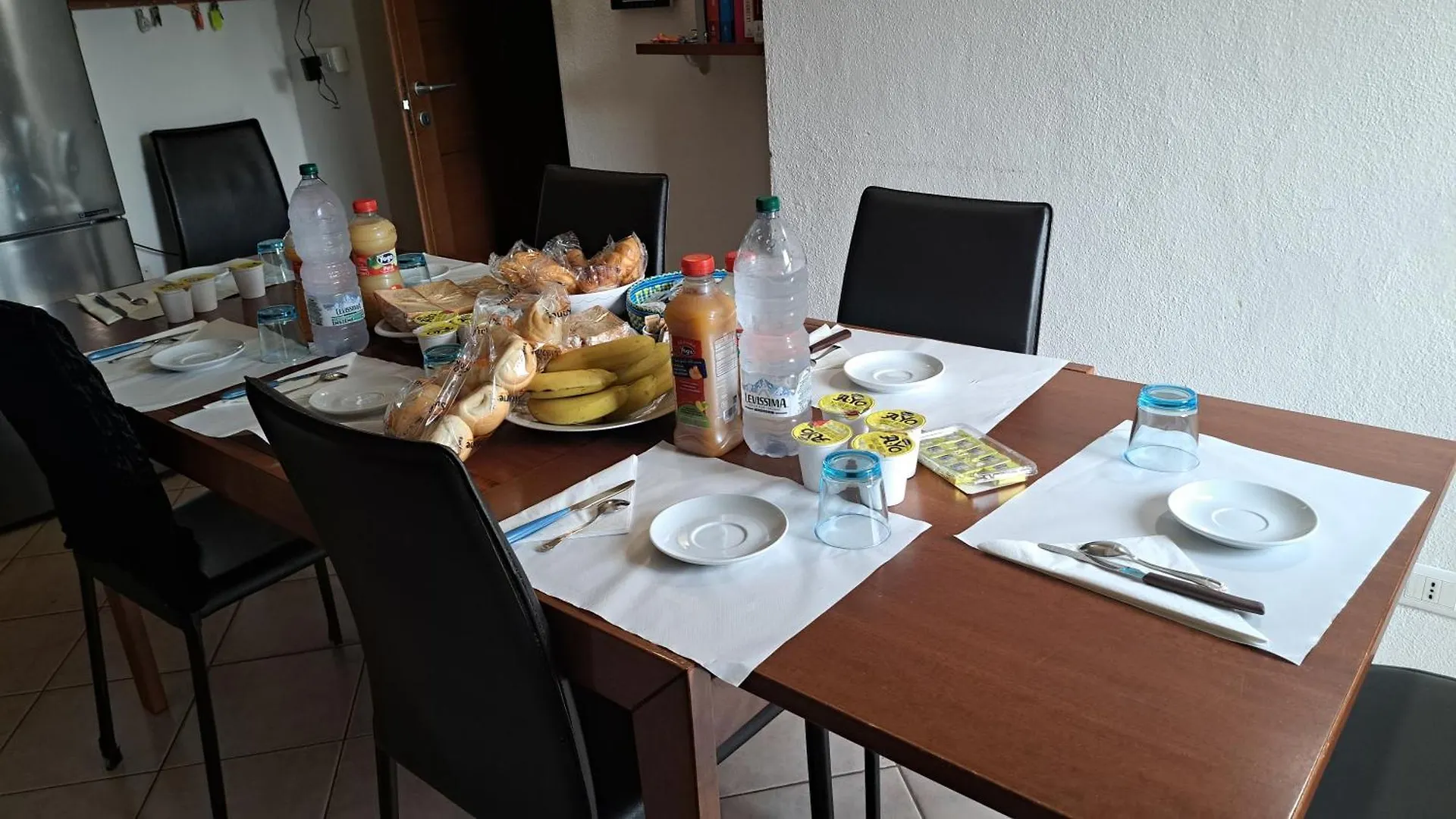 Domo - Guest-House Il Nespolo Fiorito Bed & Breakfast Orosei