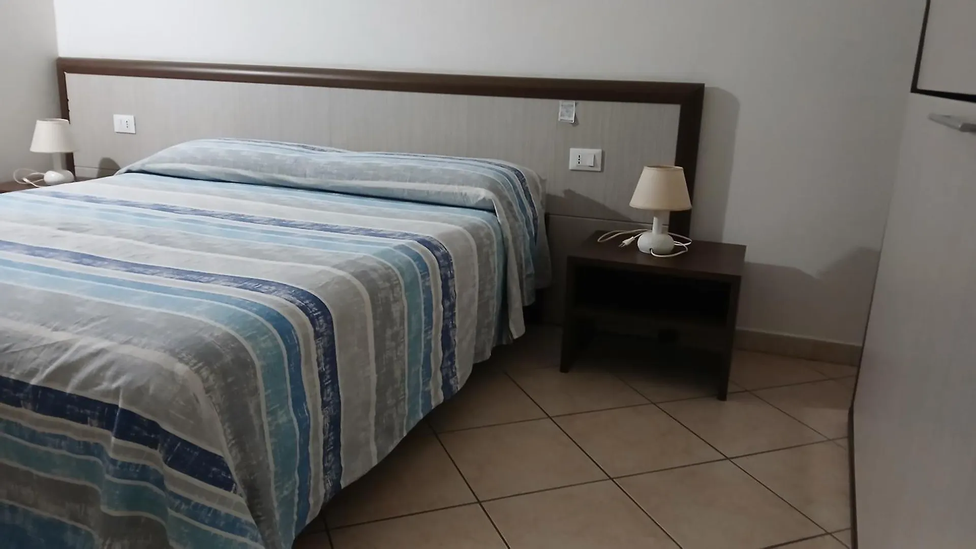 Bed and Breakfast Domo - Guest-House Il Nespolo Fiorito Orosei