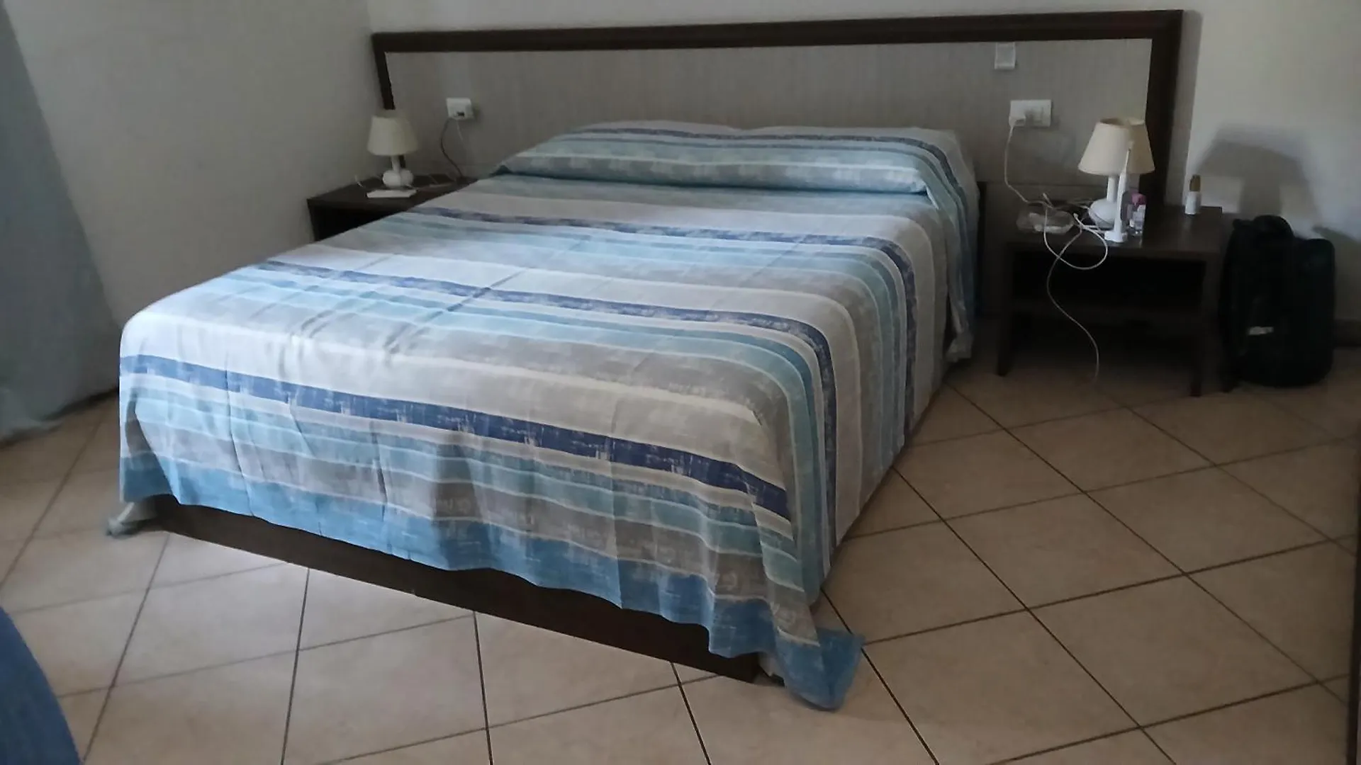 Bed and Breakfast Domo - Guest-House Il Nespolo Fiorito Orosei 0*,  Italia