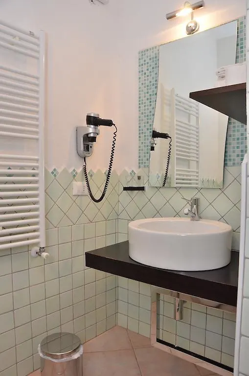Domo - Guest-House Il Nespolo Fiorito Bed & Breakfast Orosei Italy