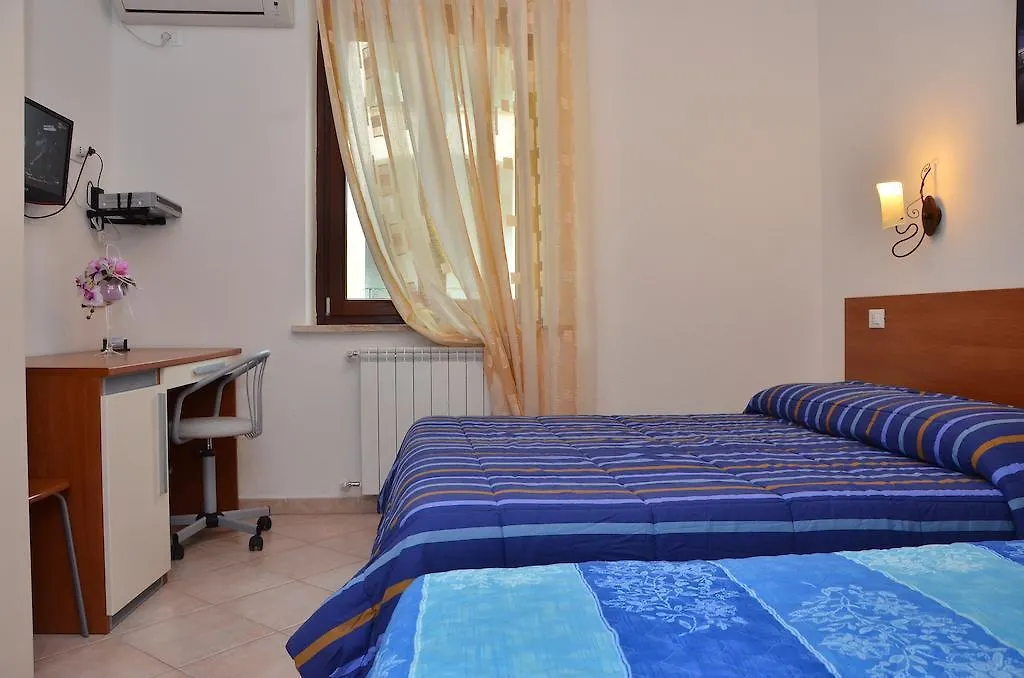 Domo - Guest-House Il Nespolo Fiorito Bed & Breakfast Orosei 0*,  Italy