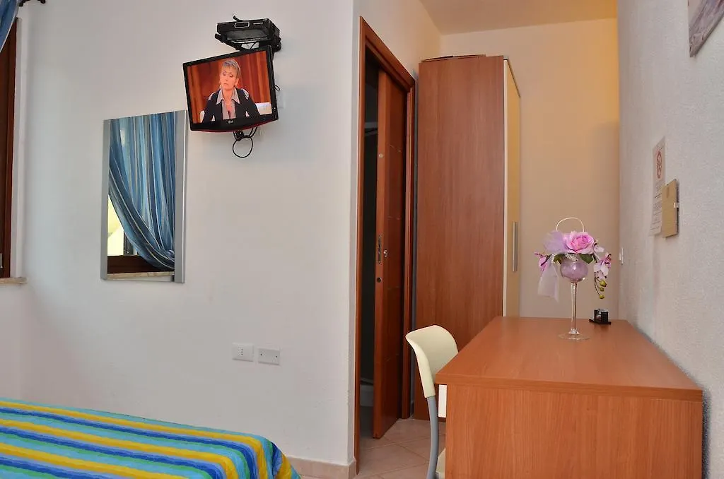 Domo - Guest-House Il Nespolo Fiorito Bed & Breakfast Orosei